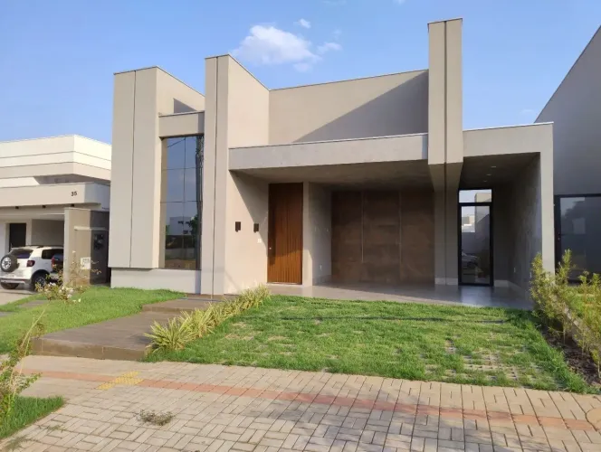 Casa a venda no Condomínio Villa Toscana Rondonópolis - 3 suites entrada R$ 500 mil R$ 1.5