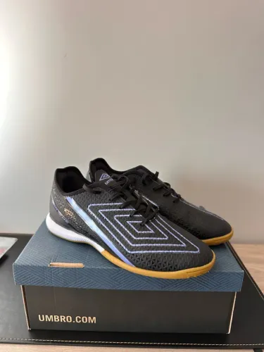 Chuteira Futsal nunca usada - Aceito negociar
