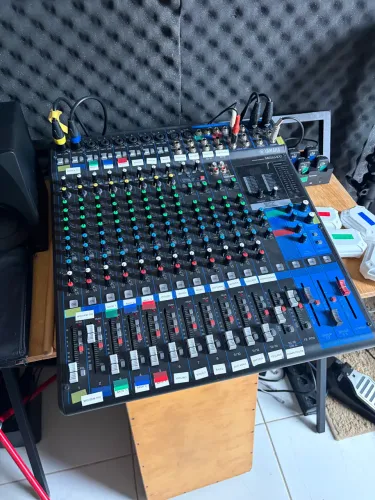 Mesa de som analógica Yamaha MG16XU