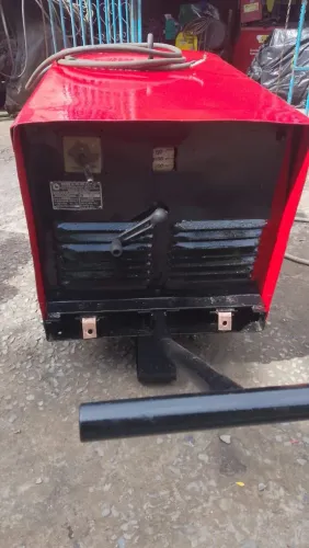 Máquina de solda retificadora