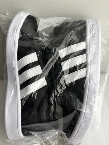 Tênis Adidas - TAM 37 - NOVO
