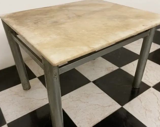 Mesa Forte Com Tampo De Mármore (Bancada/Cozinha)