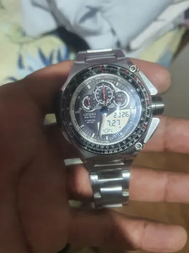 Vende-se um relógio 
