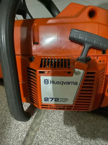 MOTOSSERRA HUSQVARNA 272XP PROFISSIONAL ? MUITO NOVA + NF