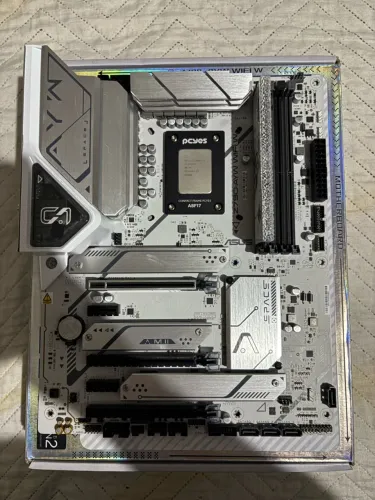 Z790 AYW WIFI6 + i7 12700K + 1x16GB 6400MHz CL32