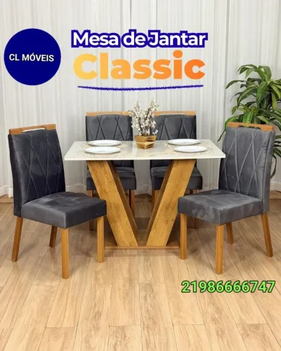 Mesa com 4 cadeiras acolchoadas