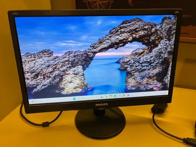 Monitor Philips 19? em ótimo estado