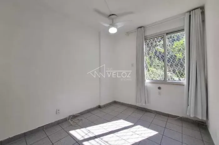 Apartamento : / Residencial / Laranjeiras