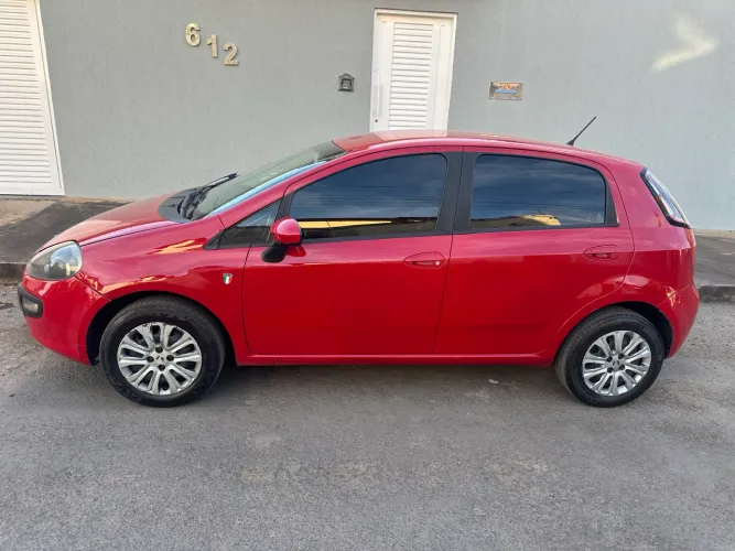Fiat Punto Attractive Italia 1.4 F.flex 8V 5P 2013