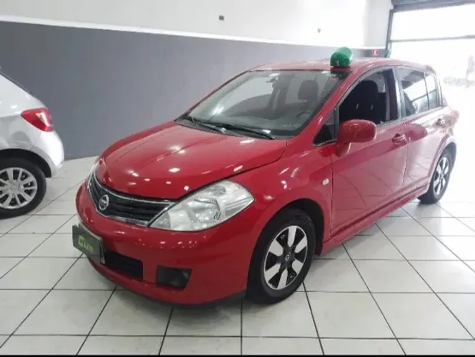 Nissan Tiida SL 1.8/1.8 Flex 16V Mec. 2013