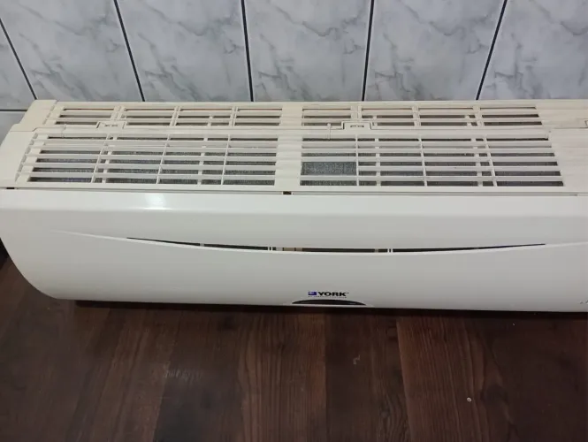 Ar condicionado York 18.000 BTUs