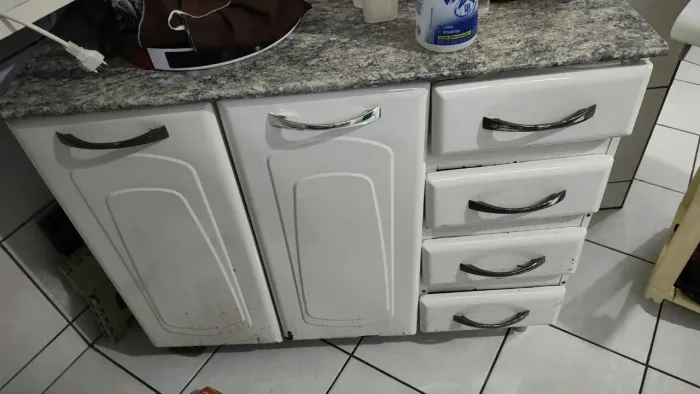 Vendo 2 Armários balcão de aço Itatiaia 3