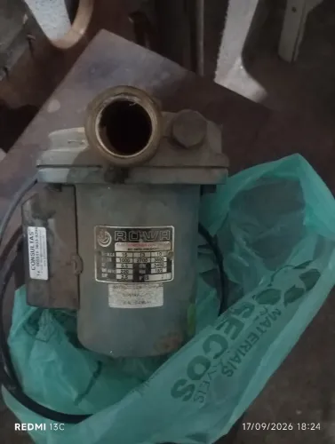 Motobomba em bom estado para pressurização de chuveiros torneiras e caixas d'água 