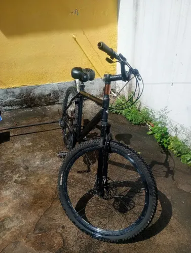 Bicicleta MTB GTS freio a disco e marcha Shimano Aro 26 VZAN