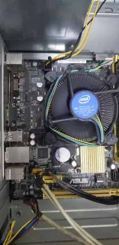 CPU i3 4 geração, 8gb memória e ssd 120