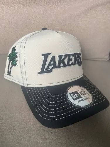 Vendo boné novo New Era Lakers 