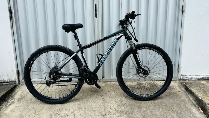 Bicicleta Absolute Nero Shimano