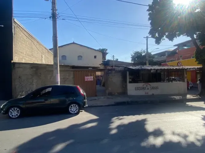 CASA COM COMERCIO