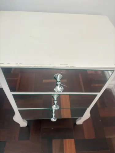 Criado mudo 