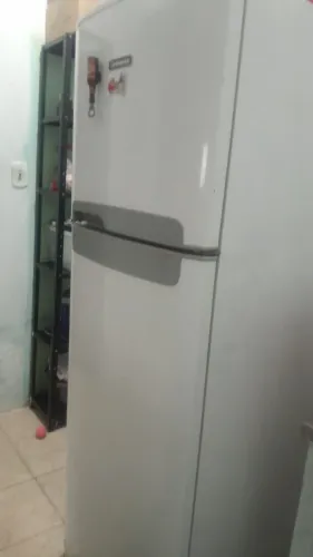 Geladeira em estado de novo