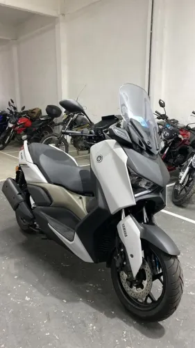 YAMAHA XMAX 250 ABS 2025 NA GARANTIA DE FABRICA