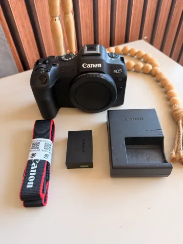 Câmera Canon R8 nova completa