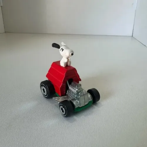 hot wheels snoopy peanuts city tooned peanuts - a turma do charlie brown