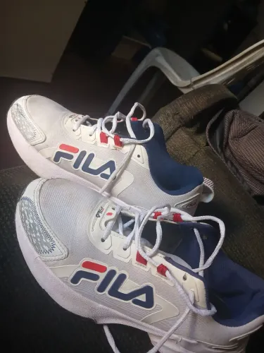 LINDO TENIS FILA  MASCULINO