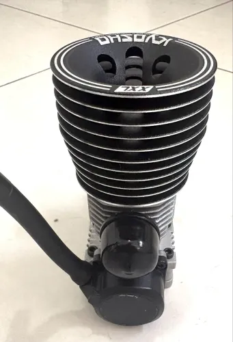 Motor Kyosho XXL .28 da Scorpion com embreagem e sino , sem escapamento.