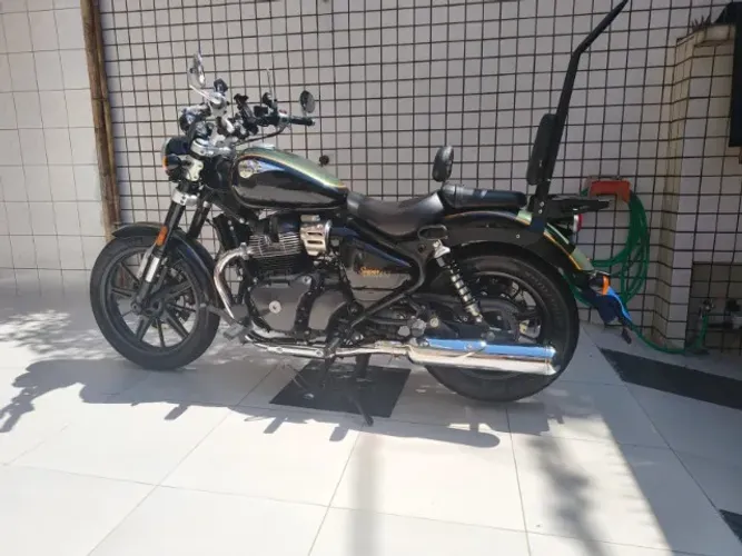 Royal Enfield Super Meteor 650 cc Interstellar Green