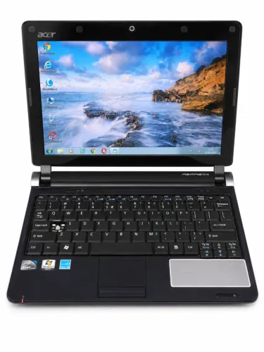 Notebook compacto Acer Aspire One funcionando com case!