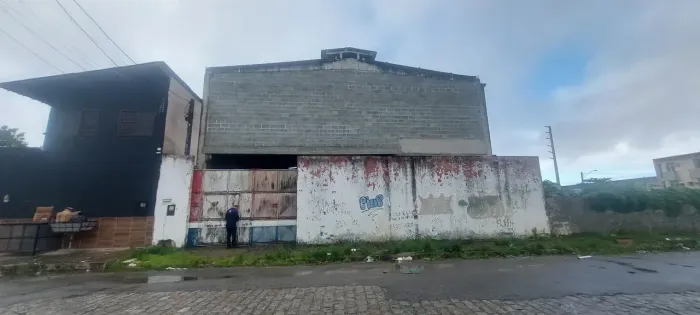 Imóvel para aluguel tem 450 metros quadrados em Canaã - Maceió - AL