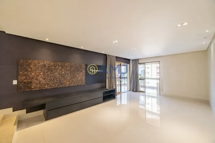 Apartamento reformado à venda no Setor Bueno - Renoir