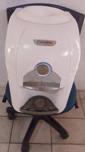 VENDO UM GELAGUA ESMALTEC 