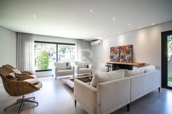 Ampla Casa em Condomínio, 3 quartos 6 vagas para locação, 263 m² - Santa Felicidade - Curi