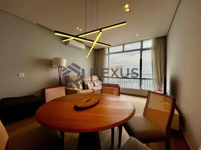 Apartamento reformado frente mar na Praia das Pitangueiras, Guaruja