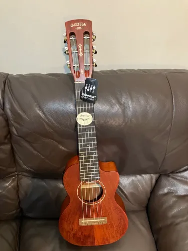 Guitalele Gretsch G9126 - elétrico com bag