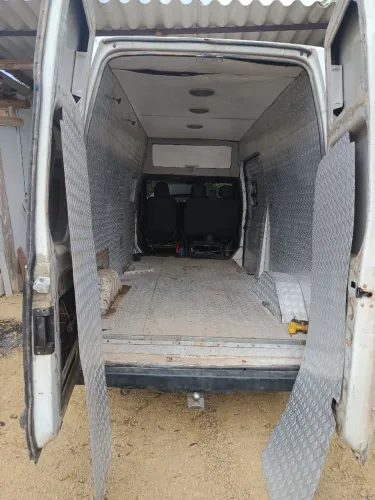 Vendo forração interno de alumínio para furgão Ford transit pouco tempo de uso 2.500,00