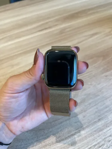 Apple Watch 9 41mm Dourado Aço Inox