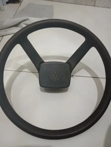 Volante Volkswagen antigo modelo 3 raios, peça rara para restauração ou projeto vintage