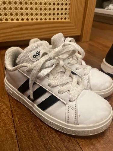Tenis Adidas Court tam 27