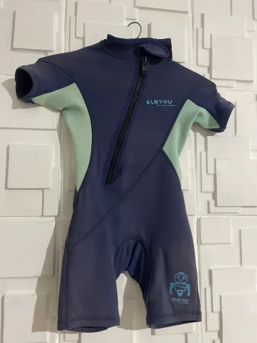 roupa de mergulho infantil da Kleyou