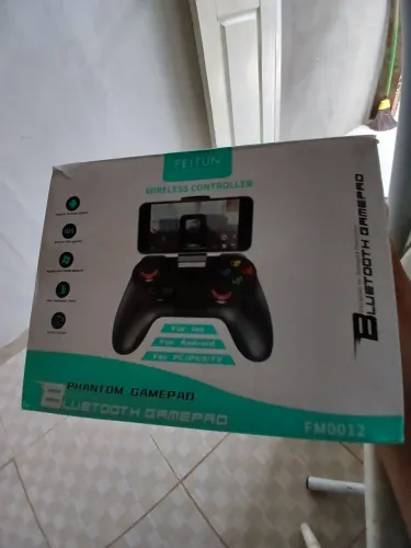 Controle feitun em ótimo estado so pega e jogar