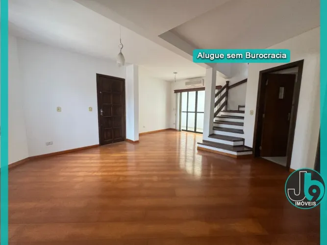 Sobrado em Condomínio para Alugar/Venda no Bairro Uberaba 130m² com 3 quartos, 1 suíte, ch