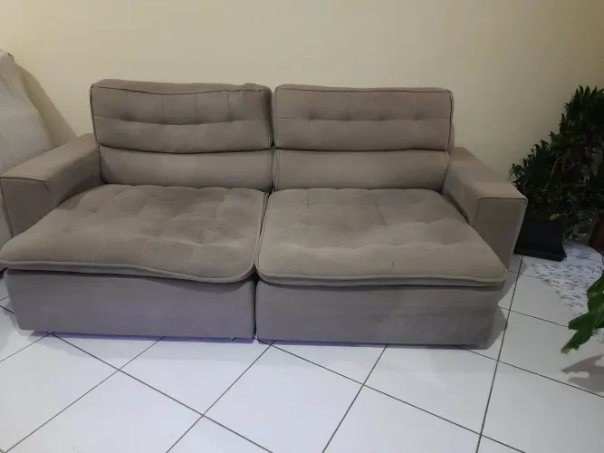 Sofá Retrátil e Reclinável com Pillow Top - Excelente Estado!