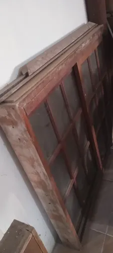 Janelas de Madeira em Ótimo Estado