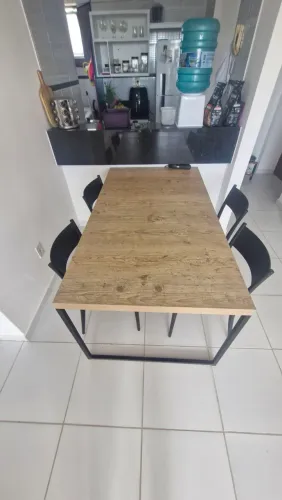 mesa e banco