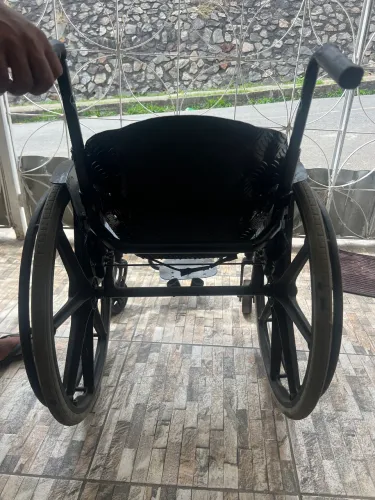 Cadeira de rodas monobloco R$600