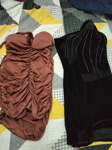 Vendo dois vestidos