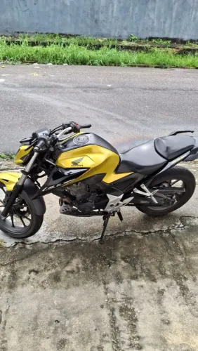 Cb Twister f300<br>Ano 2024<br>21 mil